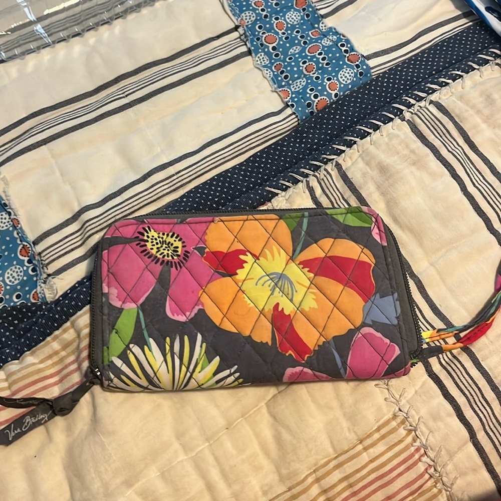 NWOT Vera Bradley wristlet/wallet